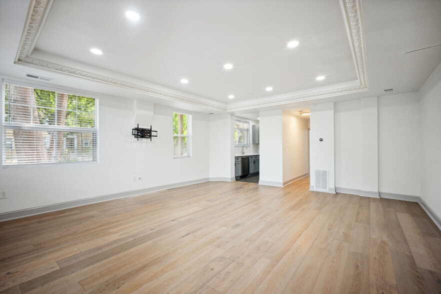 Building Photo - 1500 10th St NW