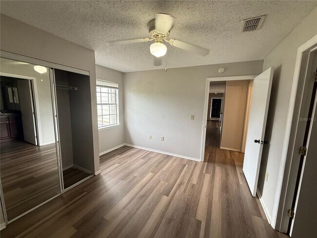 Building Photo - 3705 SW 27th St