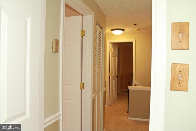 Building Photo - 18717 Flower Hill Way