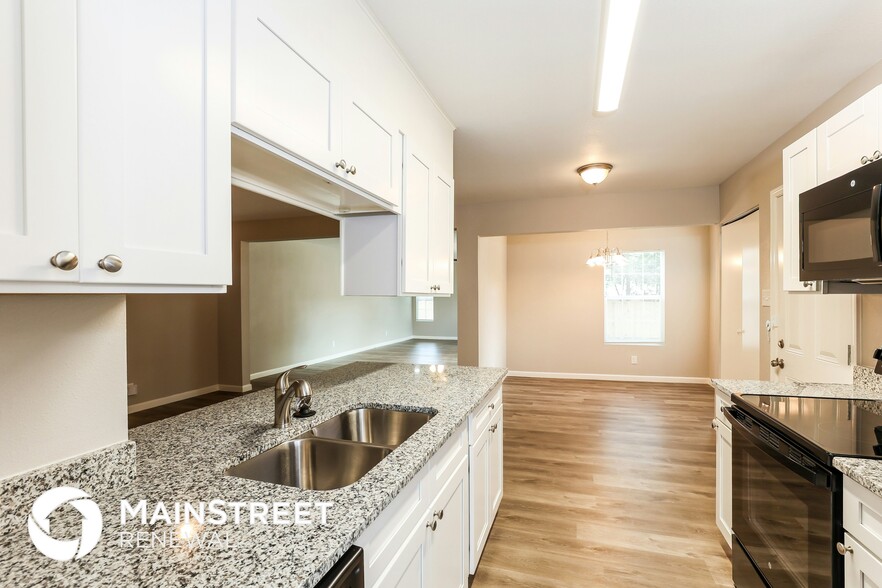 Building Photo - 5814 Castle Brook Dr