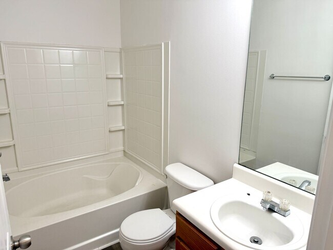 Building Photo - Welcome to this stunning 3-bedroom, 2.5-bathroom home located in the vibrant community of Decatur...