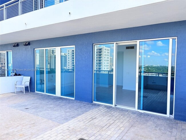 Building Photo - 60 SW 13th St