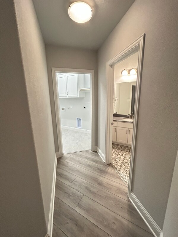 Building Photo - 2321 Paddington Way