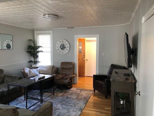 Primary Photo - 80 F St