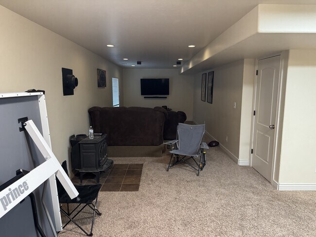 Building Photo - 236 Acord Way