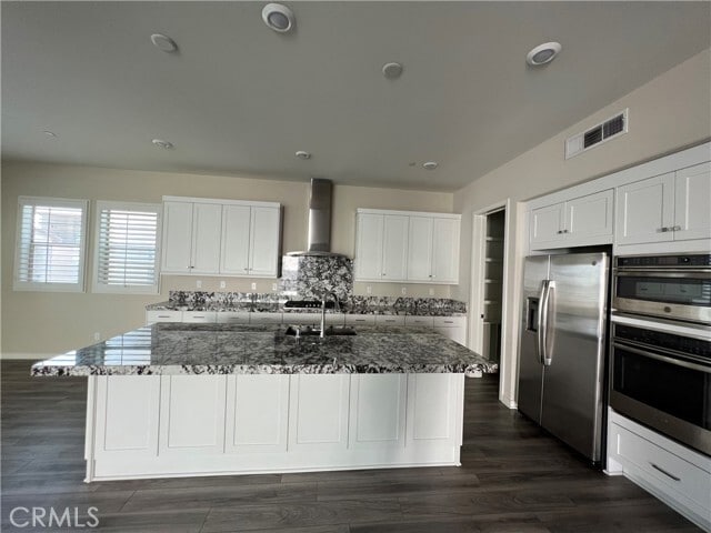 Building Photo - 110 Sculpture