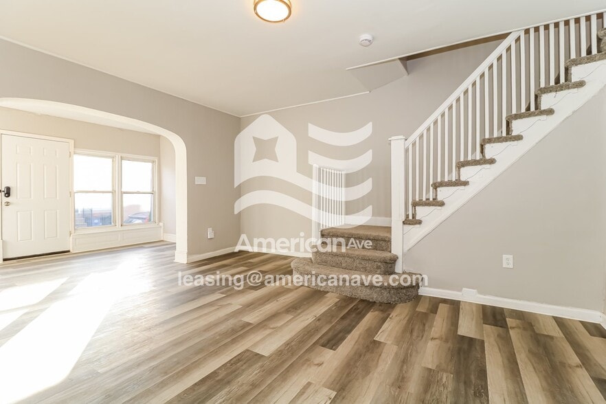 Building Photo - 1533 S Vogdes St