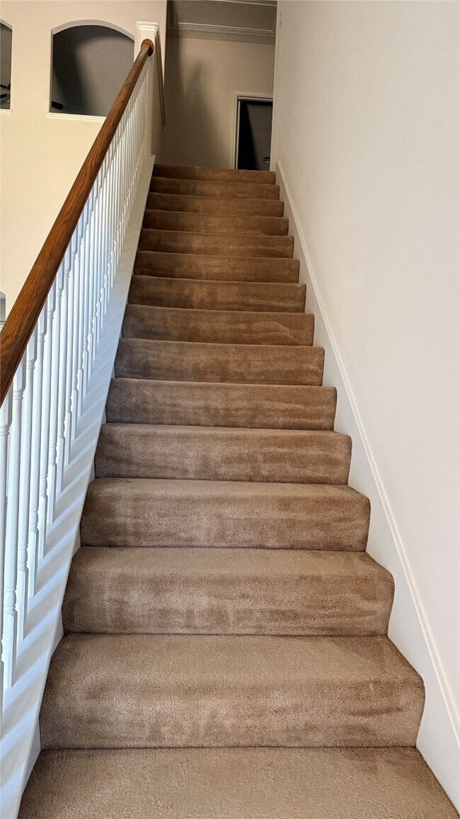 Building Photo - 2107 Auburn Vale St