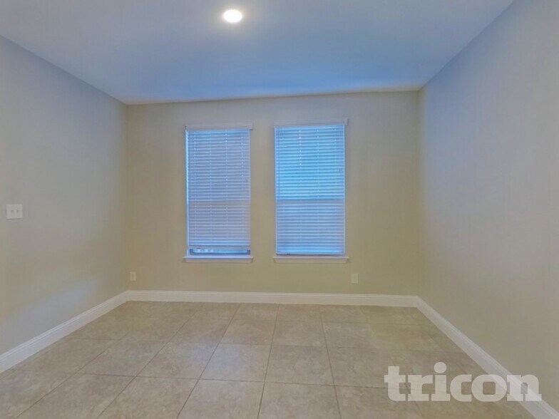 Building Photo - 5301 Runnymede Ct