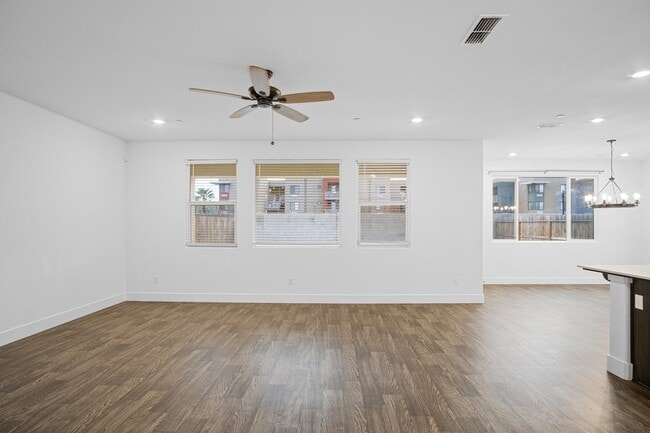 Building Photo - 2455 Explorador Dr