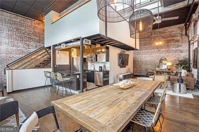 Building Photo - 650 Glen Iris Dr NE