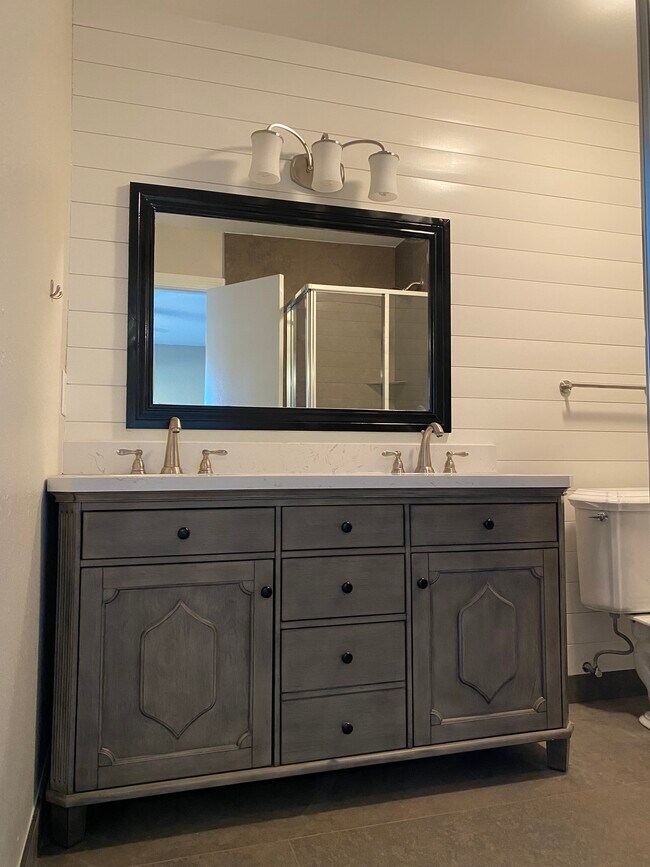 Building Photo - 2817 E El Paso St