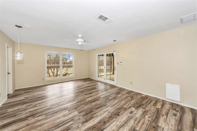 Building Photo - 26 Bounty Rd E