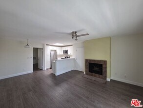 Building Photo - 2638 S Barrington Ave