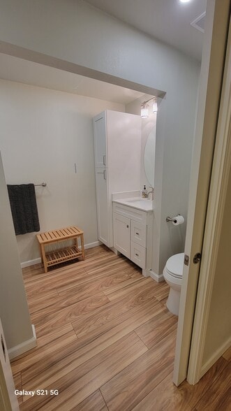 Building Photo - 3413 Elwood Dr W
