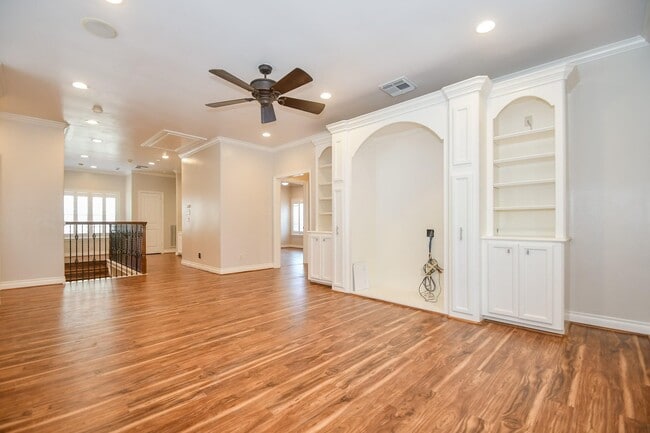 Building Photo - 7626 E Jordan Cove