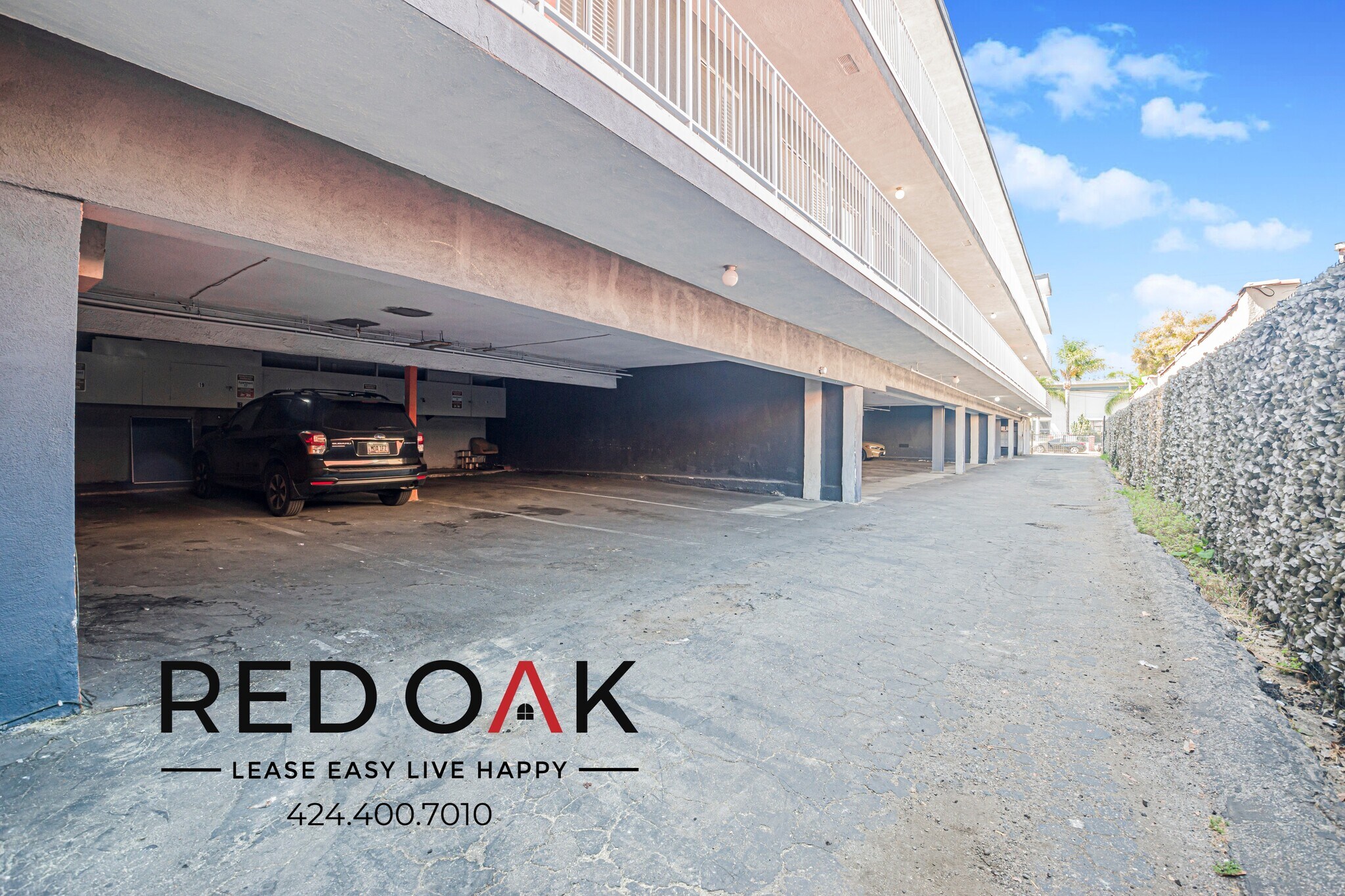 Building Photo - 5128 De Longpre Ave