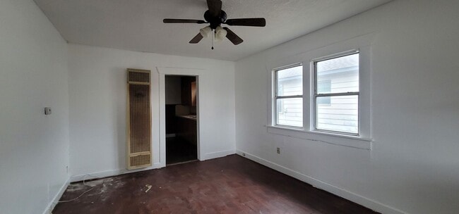 Building Photo - 404 S Alabama St