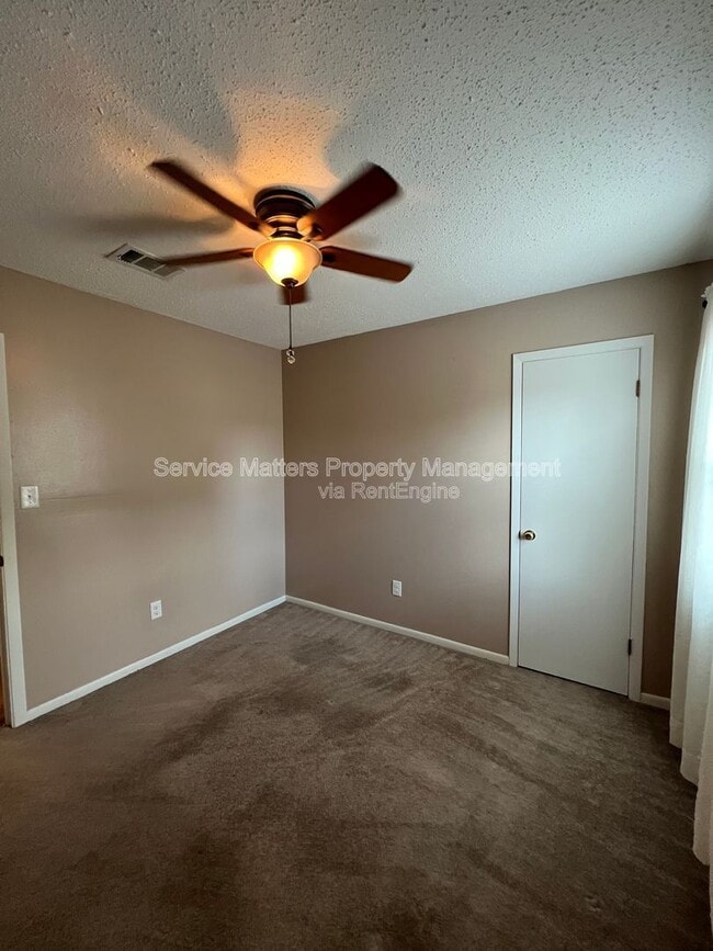 Building Photo - 3227 Fresno Ave