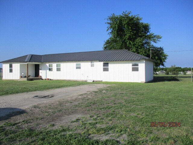 Building Photo - 1508 County Rd 697