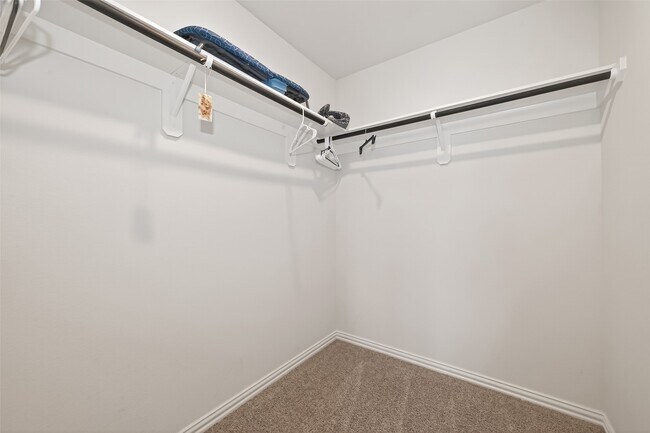 Building Photo - 27926 Western Crk Ct