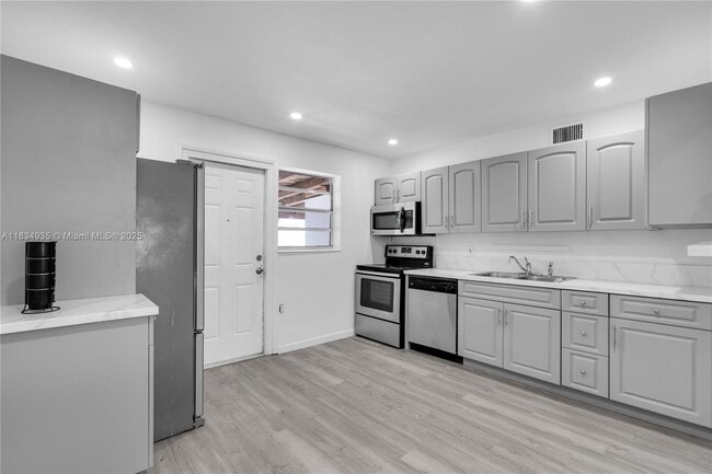 Building Photo - 3494 SW 56th Ave
