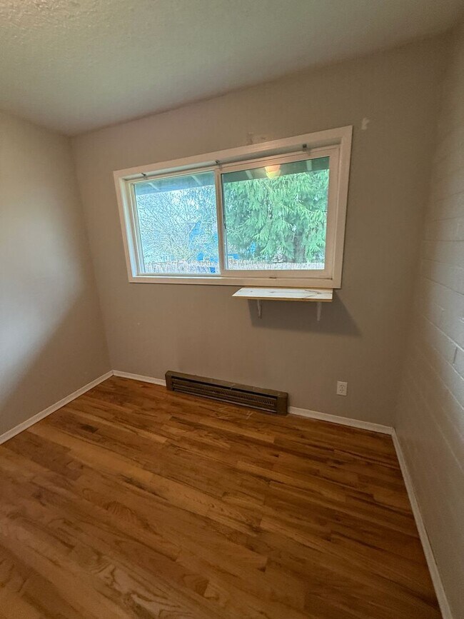 Building Photo - 802 N 20th Ave