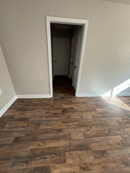 Building Photo - 5769 Hampshire Rd