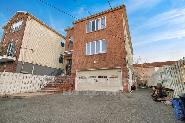 Building Photo - 141-143 Norfolk Street - 2 - 1 Standard Front