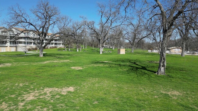 Building Photo - 730 E Mather St