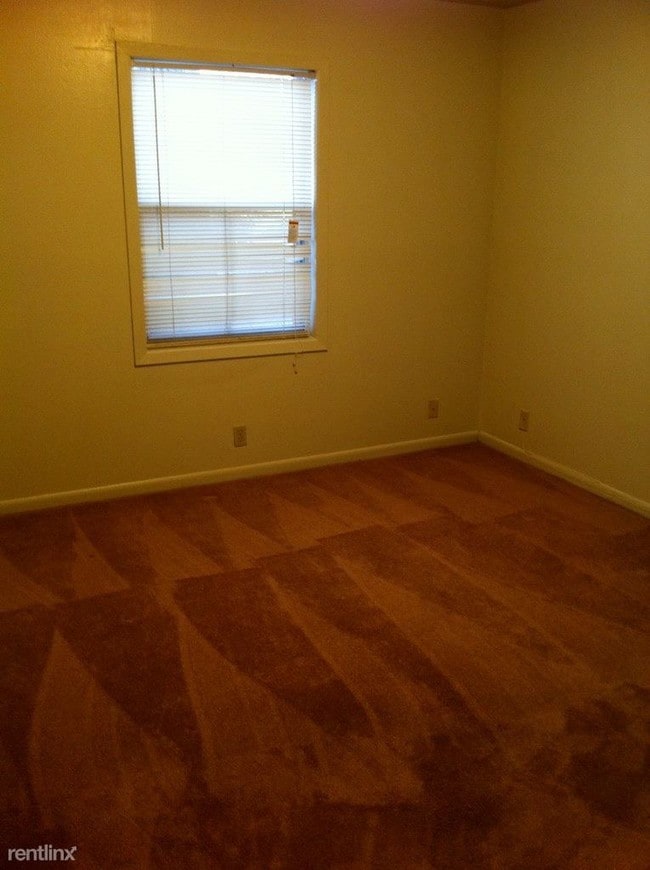 Building Photo - 1615 Wellerman Rd