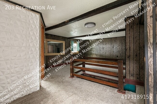 Building Photo - 203 Recreation Ave