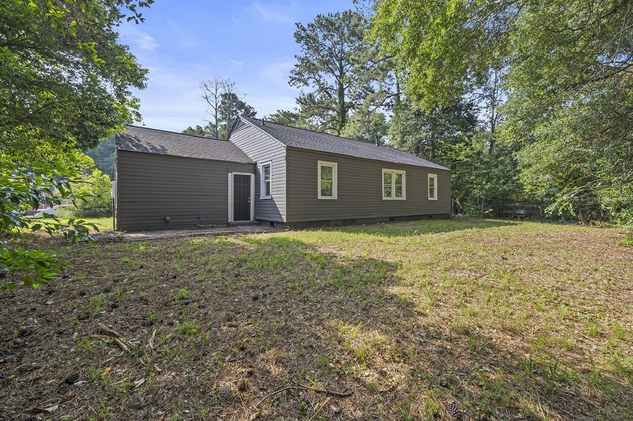 Building Photo - 1337 Radio Dr