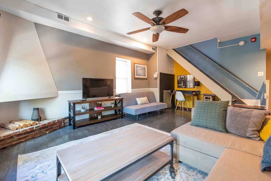 Building Photo - 1136 Rodman St