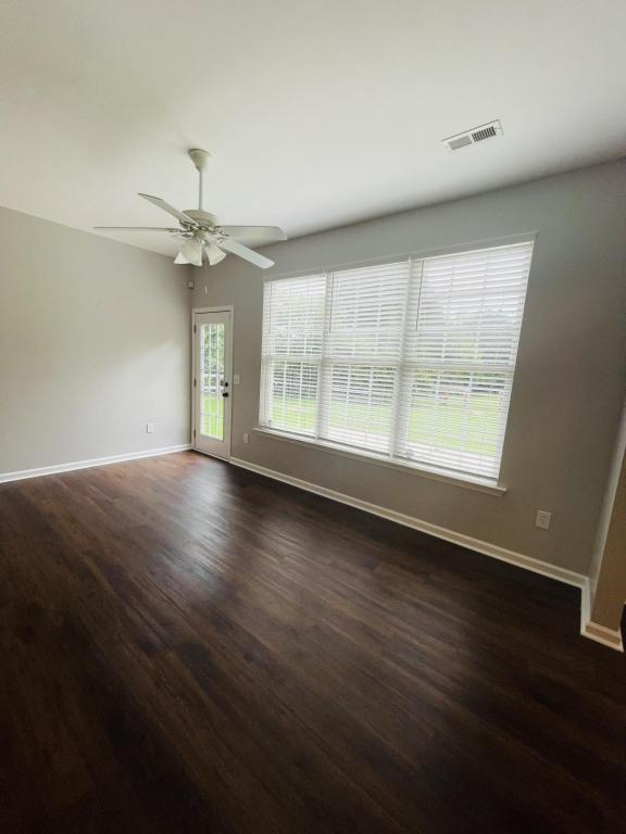 Building Photo - 156 Largess Ln