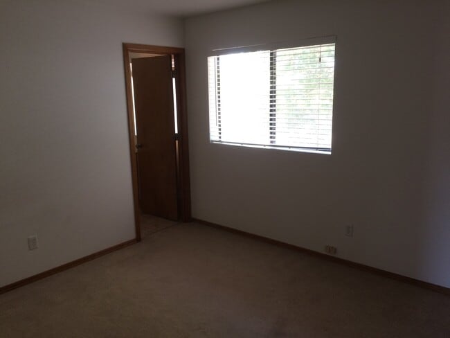 Building Photo - fros04