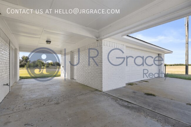 Building Photo - 740 N League Ranch Rd