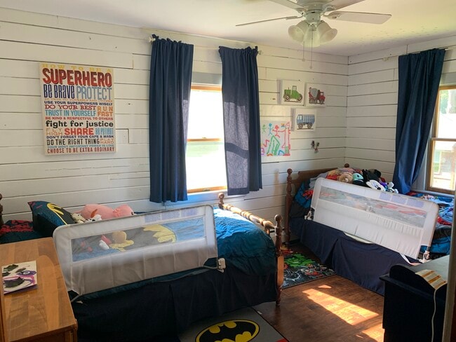 Building Photo - 69 Salisbury Ave