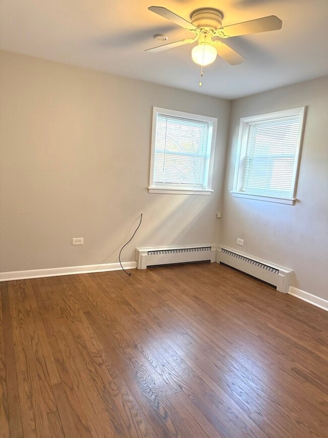 Building Photo - 4644 N Sayre Ave