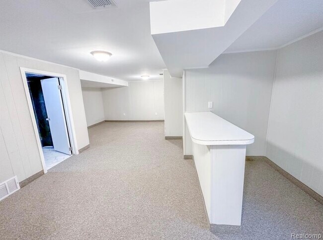 Building Photo - 41856 Langley Dr