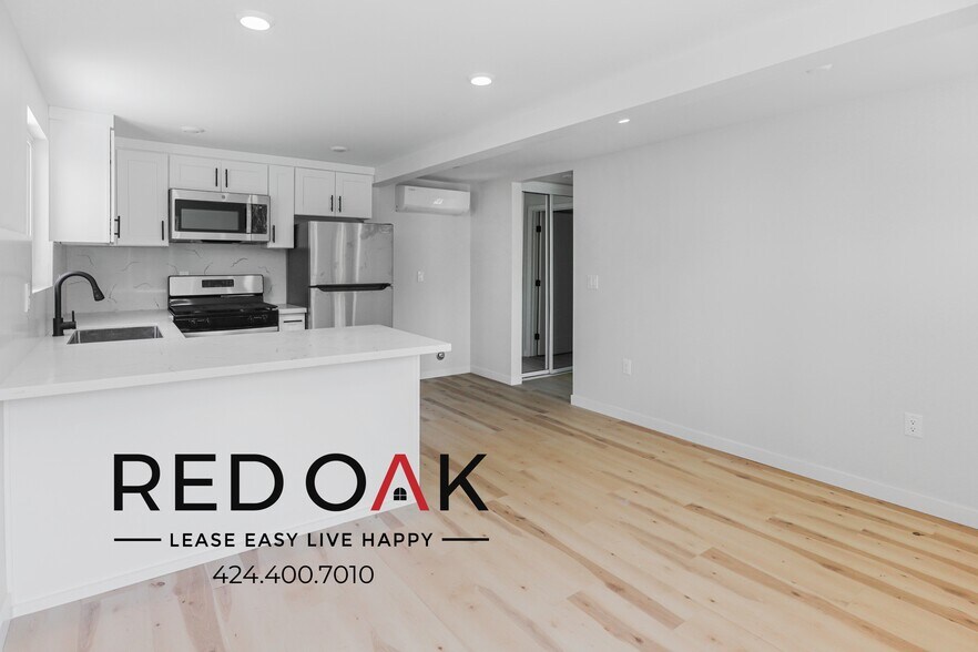 Building Photo - 1861 S Sycamore Ave