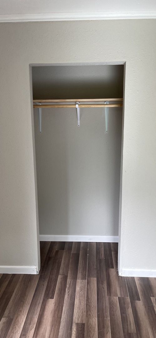 Building Photo - 4 Bedroom, 2 Bathroom Home