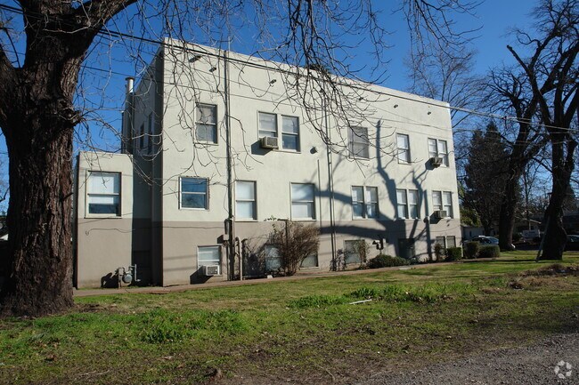 Building Photo - 180 E 8th Ave