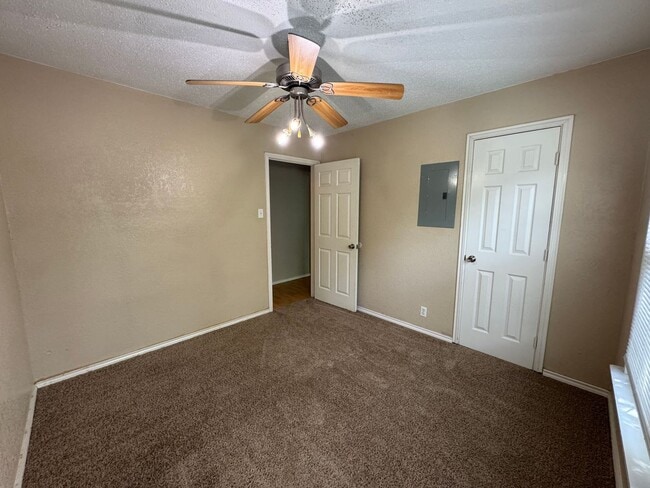 Building Photo - 360 Virtual Tour Available