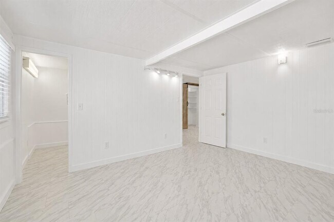 Building Photo - 1572 77th Ave N