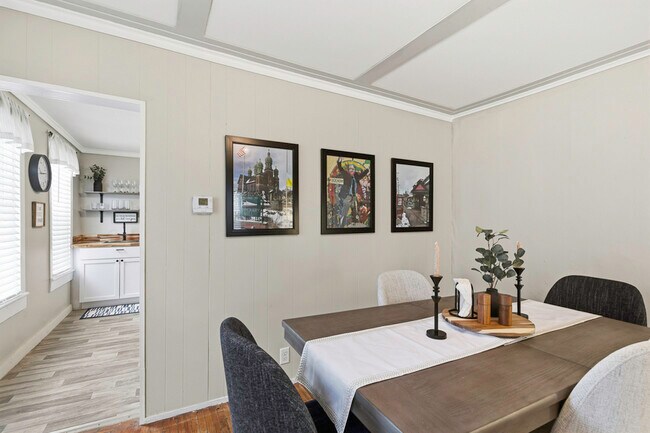 Building Photo - 219 Emerson Ave