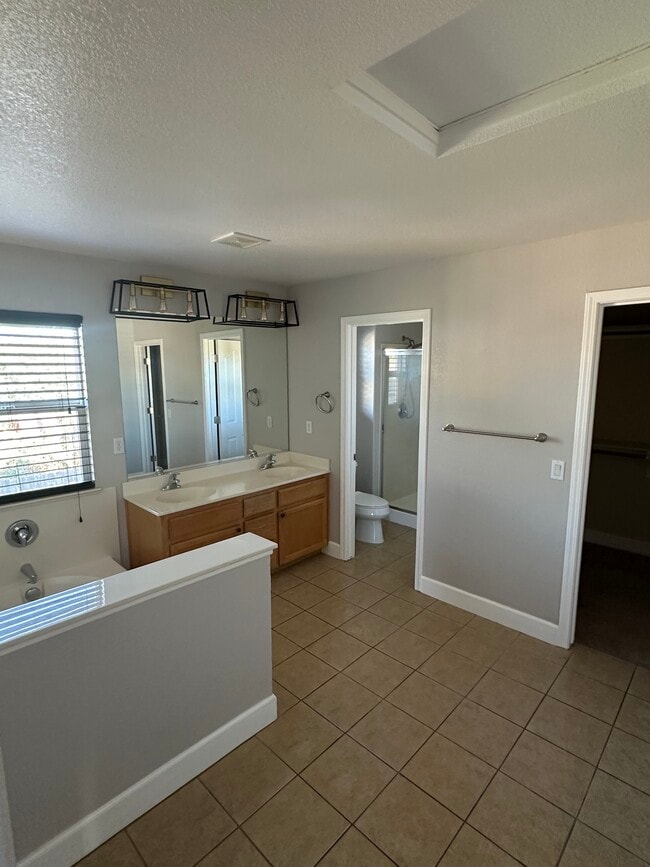 Building Photo - 11374 Mission Hills Terrace