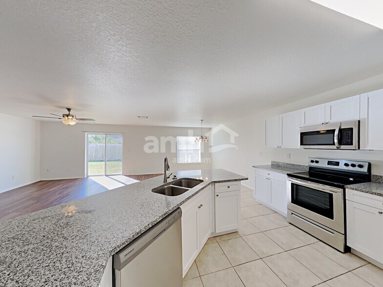 Building Photo - 30908 Temple Stand Ave