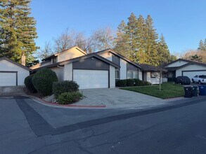 Building Photo - Newly Renovted 3 Bedroom 2 Bathroom 1415Sqft. Town Home in Rancho Cordova.