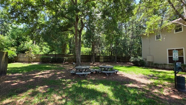 Building Photo - FOR RENT 2 bed 2.5 bath Condominium